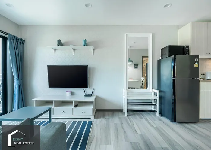 Studio Apartment By The Sea E413